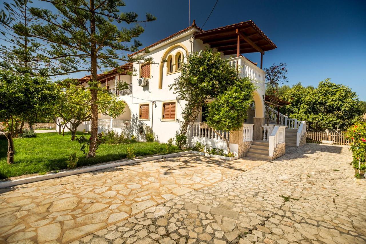 Kiki Studios Kalamákion المظهر الخارجي الصورة